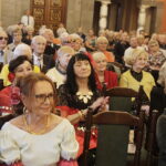 Seniorzy prezentują swoje talenty i zachęcają do wychodzenia z domu - Radio Kielce