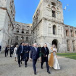 28.10.2022. Krzyżtopór. Wizyta wicepremiera Piotra Glińskiego na zamku. / Fot. Emilia Sitarska - Radio Kielce