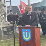 15.10.2022. Kunów. Wprowadzenie nowego średniego pojazdu ratowniczo-gaśniczego do OSP Kunów. Na zdjęciu: Lech Łodej - burmistrz Kunowa / Fot. Emilia Sitarska - Radio Kielce