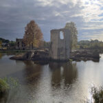 Ćmielów. Ruiny zamku Szydłowieckich na wyspie / Fot. Emilia Sitarska – Radio Kielce