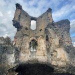 Ćmielów. Ruiny zamku Szydłowieckich na wyspie / Fot. Emilia Sitarska – Radio Kielce