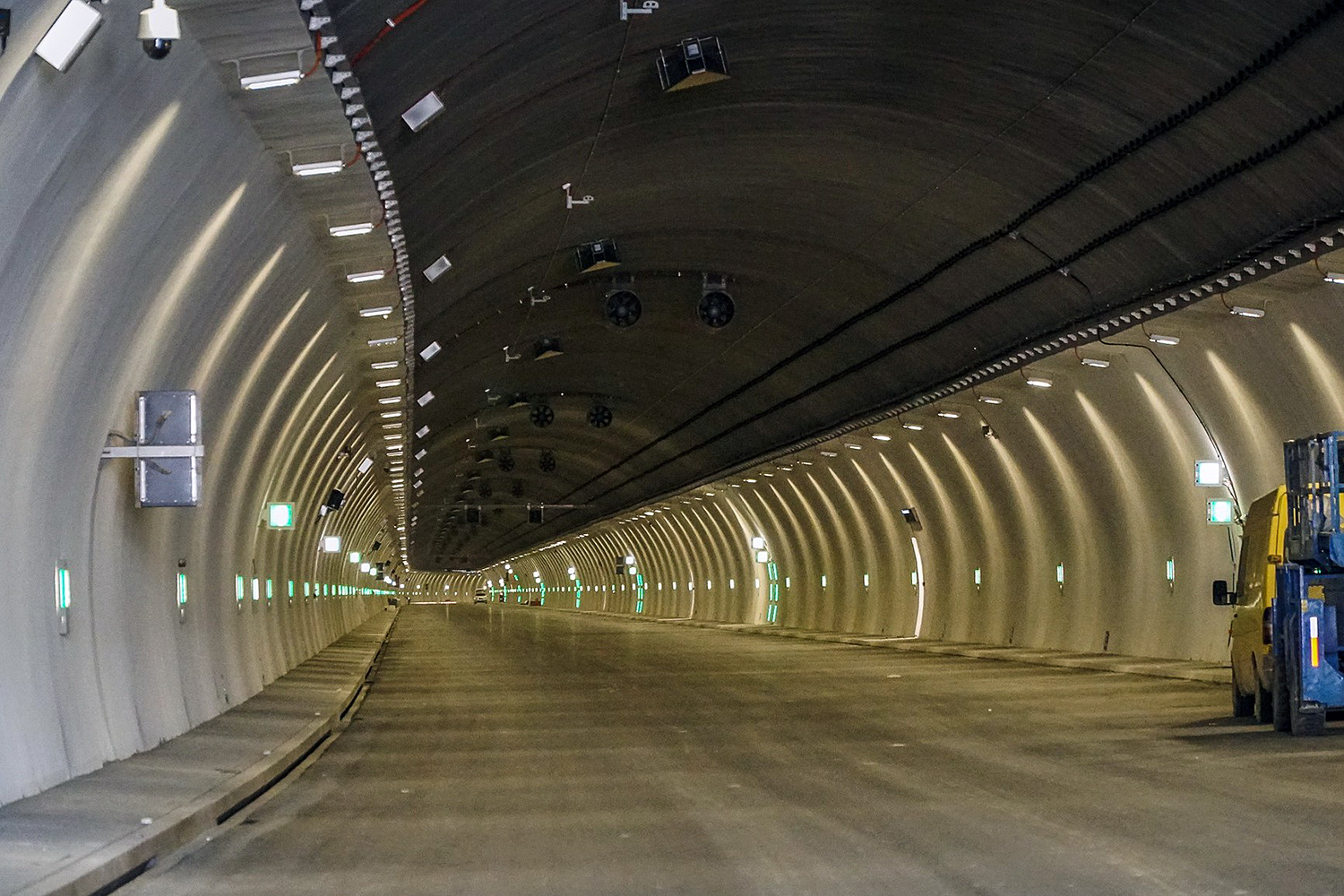 Trasa S7. Odcinek Naprawa – Skomielna-Biała. Tunel pod Luboniem Małym / źródło: GDDKiA
