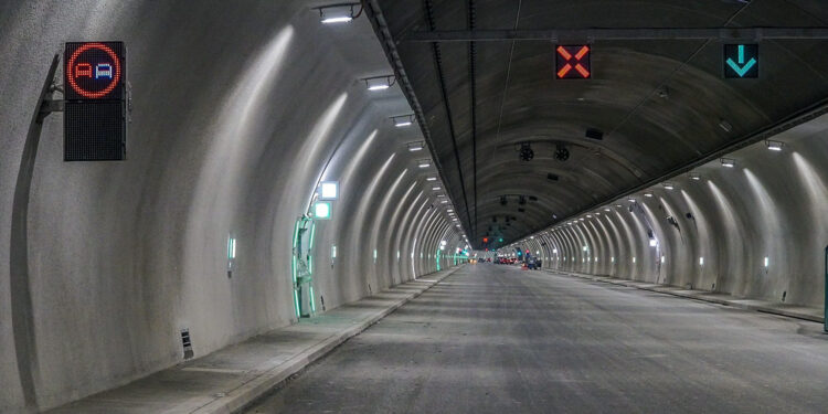 Trasa S7. Odcinek Naprawa – Skomielna-Biała. Tunel pod Luboniem Małym / źródło: GDDKiA
