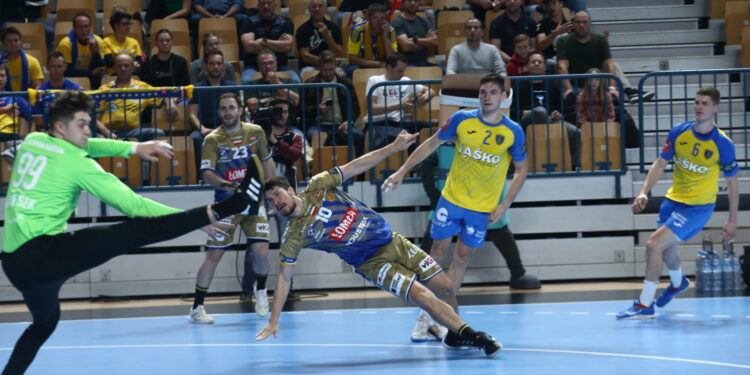 27.10.2022. Mecz Ligi Mistrzów piłkarzy ręcznych: Celje Pivovarna Lasko - Łomża Industria Kielce. / Fot. Witold Bakalarz - FOTO PERFECT SPORT