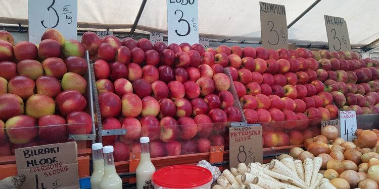 28.10.2022. Kielce. Miejski Plac Targowy / Fot. Marzena Smoręda – Radio Kielce