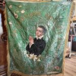 Sztandar przedwojennej Akcji Katolickiej w Ostrowcu Św. / Fot. Emilia Sitarska - Radio Kielce