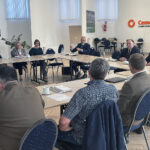 13.10.2022. Ożarów. Lasy Państwowe, Cementownia Ożarów oraz gmina Ożarów pracują wspólnie nad projektem retencjonowania wody w leśnictwie Skałecznica / Fot. Emilia Sitarska - Radio Kielce