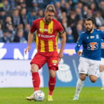 06.11.2022. Poznań. 16. kolejka PKO BP Ekstraklasy: Lech Poznań - Korona Kielce. Na zdjęciu (z lewej): Piotr Malarczyk / Fot. Jakub Kaczmarczyk - PAP