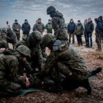 22.11.2022. Nowa Dęba. Wizyta pracodawców na poligonie. / Fot. ŚBOT