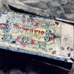 20.11.2022. Kielce. Remont Teatru Żeromskiego. Znalezione stare przedmioty / Fot. Teatr Żeromskiego