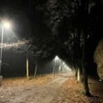 14.11.2022. Kielce. Stadion. Latarnie wzdłuż głównej trasy turystycznej / Fot. Marek Orkisz - Radio Kielce