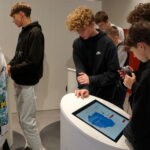 17.11.2022. Kielce. Centrum Edukacji Medialnej. Wycieczka / Fot. Kamil Król - Radio Kielce