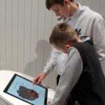 17.11.2022. Kielce. Centrum Edukacji Medialnej. Wycieczka / Fot. Kamil Król - Radio Kielce