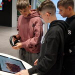 17.11.2022. Kielce. Centrum Edukacji Medialnej. Wycieczka / Fot. Kamil Król - Radio Kielce