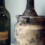 20.11.2022. Kielce. Remont Teatru Żeromskiego. Znalezione stare przedmioty / Fot. Teatr Żeromskiego