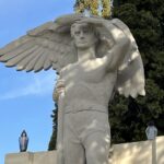 01.11.2022. Końskie. Cmentarz parafialny. Pomnik Partyzantów / fot. Magdalena Galas-Klusek - Radio Kielce