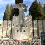 01.11.2022. Końskie. Cmentarz parafialny. Pomnik Partyzantów / fot. Magdalena Galas-Klusek - Radio Kielce