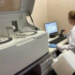 10.11.2022. Podzamcze. Publiczny Bank Komórek Macierzystych, funkcjonujący przy Regionalnym Centrum Naukowo–Technologicznym / Fot. Iwona Murawska - Radio Kielce