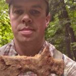 Na zdjęciu: Dominik Kuchniak, który znalazł czekan / Fot. Dominik Kuchniak,