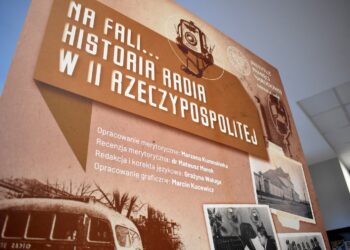 06.11.2022. Kielce. Wystawa „Na fali… Historia radia w II Rzeczypospolitej” / Fot Dariusz Skrzyniarz