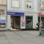 Buda zniknęła z deptaka. Potrzebna była interwencja Radia Kielce - Radio Kielce 07.11.2022. Kielce. Ulica Sienkiewicza. Miejsce, w którym stała blaszana budka / Fot. Marcin Marszałek - Radio Kielce