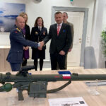 Umowę w imieniu Mesko S.A. podpisał wiceprezes spółki Przemysław Kowalczuk / fot. mesko.com.pl