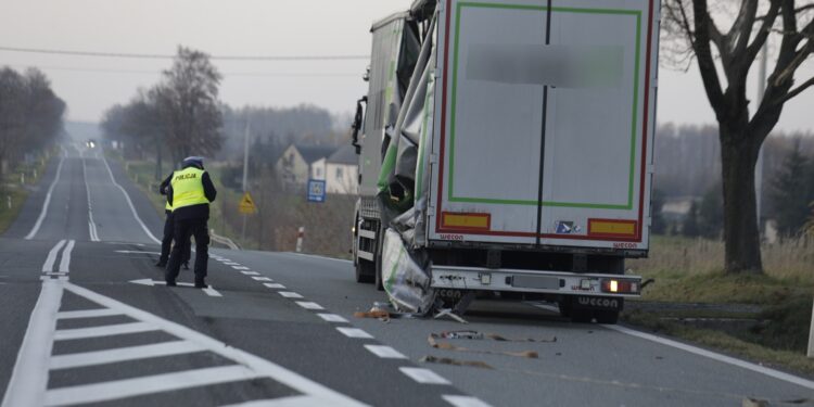 15.11.2022. Przełom. Wypadek / Fot. Jarosław Kubalski - Radio Kielce