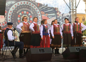 RYM SIĘ NIESIE PO POLU PO LESIE. „Siwa kobylina” [POSŁUCHAJ] - Radio Kielce