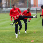 28.11.2022. Kielce. Stadion przy ulicy Kusocińskiego. Trening Korony Kielce / Fot. Korona Kielce