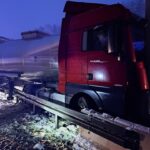 25.11.2022. Kielce. Trasa S7. Cysterna wjechała w wiadukt / Fot. OSP KSRG Kostomłoty Drugie - Facebook