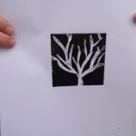 12.11.2022. Ciekoty. Szklany Dom. Warsztaty linorytu / Fot. Bartosz Bogucki - Radio Kielce