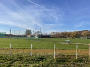 04.11.2022. Klimontów. Stadion - budowa bieżni / Fot. Grażyna Szlęzak - Radio Kielce