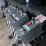 Car, cesarz, król i papież na peronie w Bzinie - Radio Kielce 17.11.2022. Skarżysko-Kamienna. Nastawnia kolejowa / Fot. Wiktor Taszłow – Radio Kielce