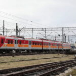 Car, cesarz, król i papież na peronie w Bzinie - Radio Kielce 17.11.2022. Skarżysko-Kamienna. Stacja kolejowa / Fot. Wiktor Taszłow – Radio Kielce