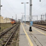 Car, cesarz, król i papież na peronie w Bzinie - Radio Kielce 17.11.2022. Skarżysko-Kamienna. Stacja kolejowa / Fot. Wiktor Taszłow – Radio Kielce