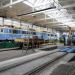 Car, cesarz, król i papież na peronie w Bzinie - Radio Kielce 17.11.2022. Skarżysko-Kamienna. PKP Cargo. Zakład Przewozów Towarowych / Fot. Wiktor Taszłow – Radio Kielce