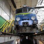 Car, cesarz, król i papież na peronie w Bzinie - Radio Kielce 17.11.2022. Skarżysko-Kamienna. PKP Cargo. Zakład Przewozów Towarowych / Fot. Wiktor Taszłow – Radio Kielce