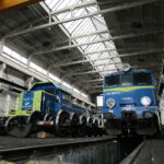 Car, cesarz, król i papież na peronie w Bzinie - Radio Kielce 17.11.2022. Skarżysko-Kamienna. PKP Cargo. Zakład Przewozów Towarowych / Fot. Wiktor Taszłow – Radio Kielce