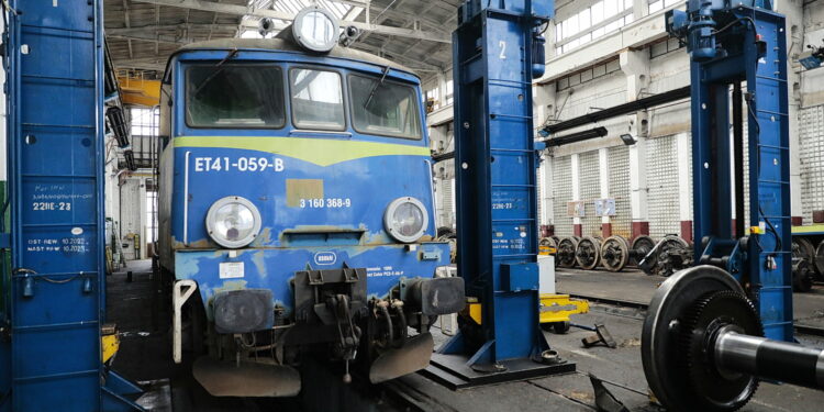 Połączenie zakładów PKP wstrzymane - Radio Kielce 17.11.2022. Skarżysko-Kamienna. PKP Cargo. Zakład Przewozów Towarowych / Fot. Wiktor Taszłow – Radio Kielce