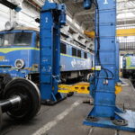 Car, cesarz, król i papież na peronie w Bzinie - Radio Kielce 17.11.2022. Skarżysko-Kamienna. PKP Cargo. Zakład Przewozów Towarowych / Fot. Wiktor Taszłow – Radio Kielce