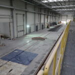 Car, cesarz, król i papież na peronie w Bzinie - Radio Kielce 17.11.2022. Skarżysko-Kamienna. Budowa kompleksu utrzymaniowego taboru kolejowego spółki POLREGIO / Fot. Wiktor Taszłow – Radio Kielce