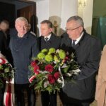 Minister Andrzej Adamczyk spotkał się z mieszkańcami województwa - Radio Kielce 05.11.2022. Kałków. Spotkanie z ministrem Andrzejem Adamczykiem. Na zdjęciu (od lewej): Piotr Wawrzyk - wiceminister spraw zagranicznych, Andrzej Bętkowski - marszałek województwa świętokrzyskiego, Ryszard Gliwiński - prezes WFOŚiGW, Andrzej Adamczyk - minister infrastruktury i Agata Wojtyszek - przewodnicząca północnego okręgu PiS / Fot. Anna Głąb - Radio Kielce