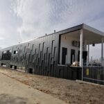 Władze Buska-Zdrój zadbały o małych i dużych piłkarzy - Radio Kielce 12.11.2022. Busko-Zdrój. Stadion / Fot. Marta Gajda-Kruk - Radio Kielce