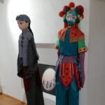 16.11.2022. Pińczów. Przygotowania do otwarcia wystawy pt. „Jej wysokość Lalka”. / Fot. Marta Gajda-Kruk - Radio Kielce