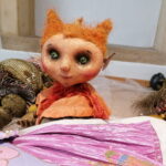 16.11.2022. Pińczów. Przygotowania do otwarcia wystawy pt. „Jej wysokość Lalka”. / Fot. Marta Gajda-Kruk - Radio Kielce