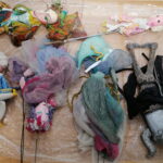 16.11.2022. Pińczów. Przygotowania do otwarcia wystawy pt. „Jej wysokość Lalka”. / Fot. Marta Gajda-Kruk - Radio Kielce