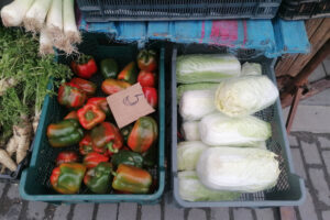 23.11.2022. Busko-Zdrój. Plac targowy przy ulicy Stawowej / Fot. Marta Gajda-Kruk / Radio Kielce