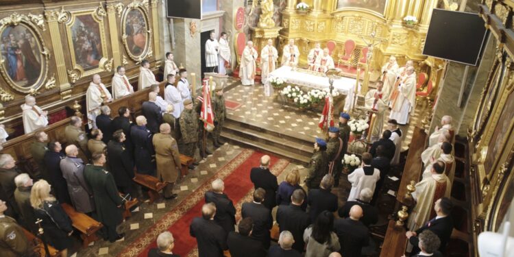 11.11.2022. Kielce. Katedra. Msza za ojczyznę / Fot. Jarosław Kubalski - Radio Kielce