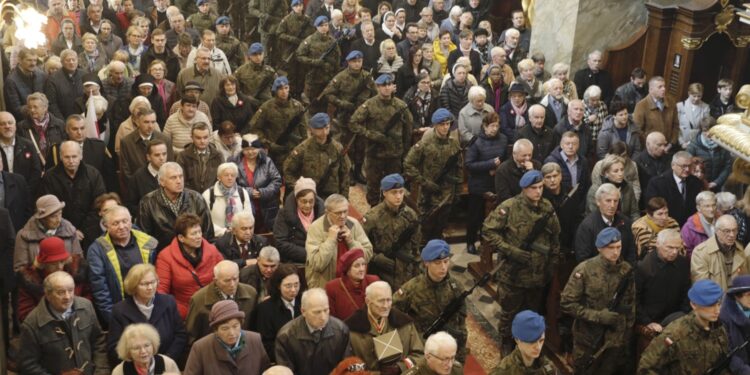 11.11.2022. Kielce. Katedra. Msza za ojczyznę / Fot. Jarosław Kubalski - Radio Kielce