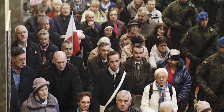 11.11.2022. Kielce. Katedra. Msza za ojczyznę / Fot. Jarosław Kubalski - Radio Kielce